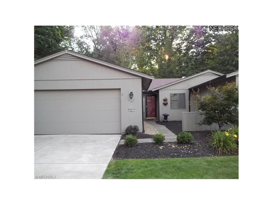 Very well kept front entry....