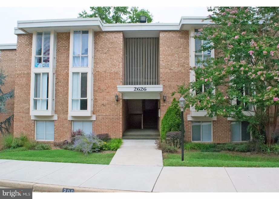2626 Fort Farnsworth Rd unit 201, Alexandria, VA 22303 - photo 1