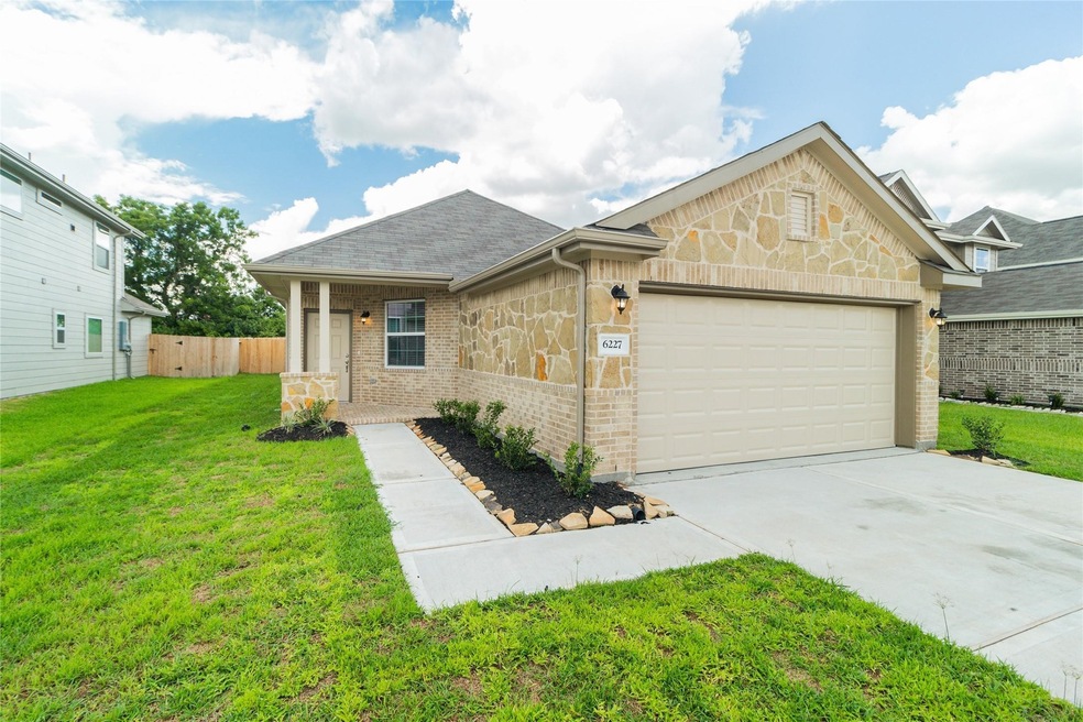 6227 Prince Place Dr, Rosenberg, TX 77471 - photo 1
