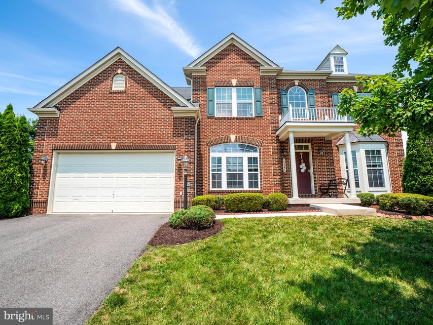 25343 Understanding Ct, Aldie, VA 20105 - photo 1