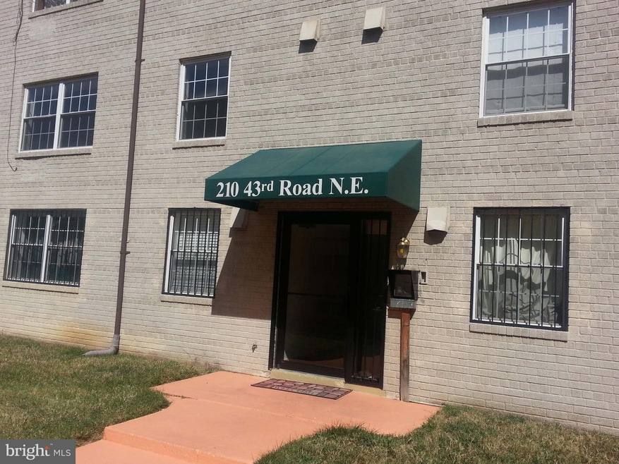 210 43rd Rd NE unit 103, Washington, DC 20019 - photo 1