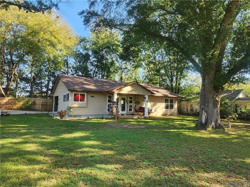 110 E Walker St, Ozark, AR 72949 - photo 1