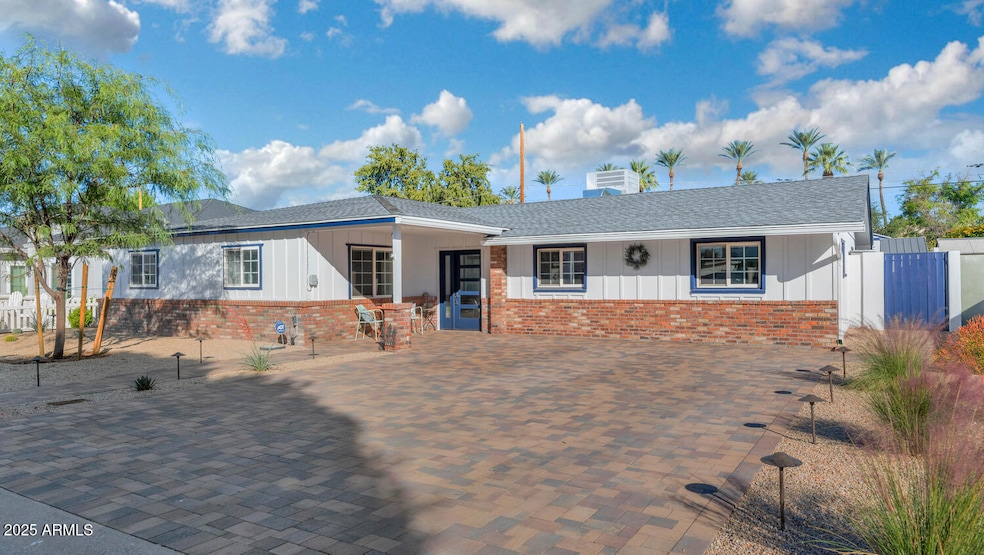 4240 E Sells Dr, Phoenix, AZ 85018 - photo 1