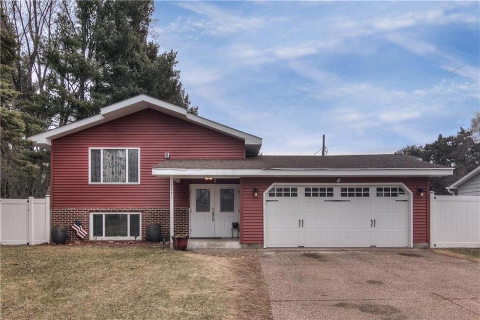 3443 Locust Ln, Eau Claire, WI 54703 - photo 1