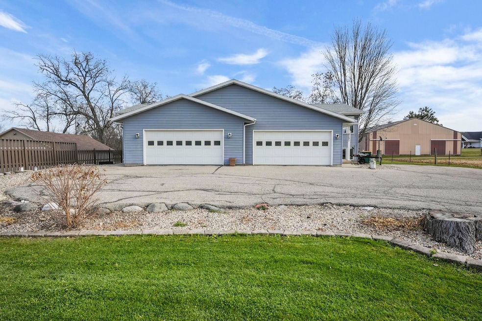 4292 Vilas Hope Rd, Cottage Grove, WI 53527 - photo 1