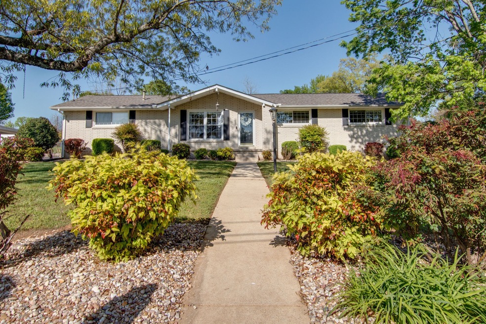 412 Perfection Dr, Shelbyville, TN 37160 - photo 1