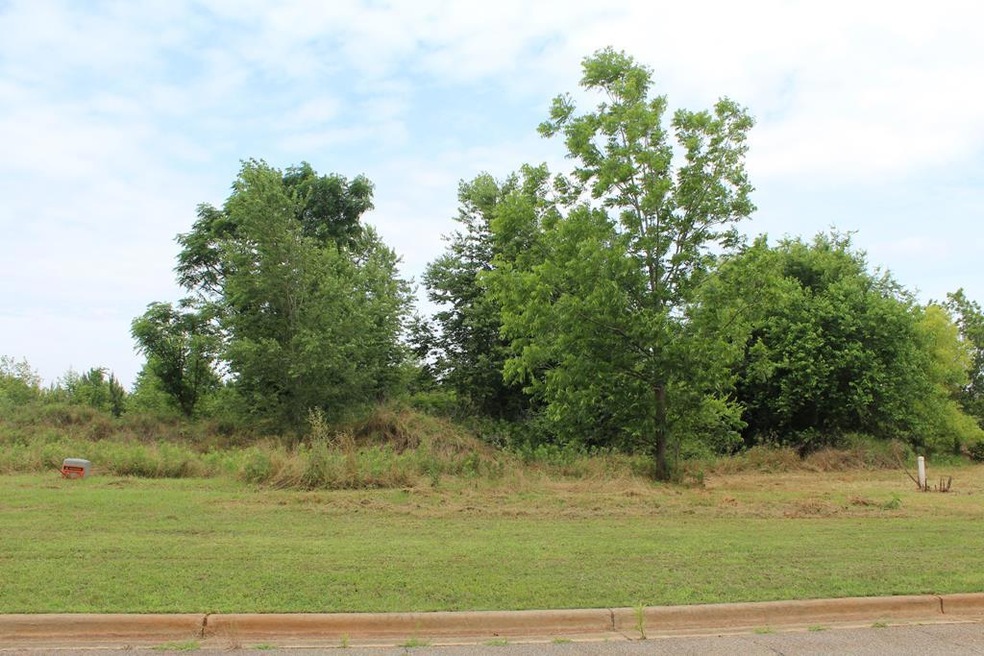 235 Wentworth Ln, Albany, GA 31721 - photo 1