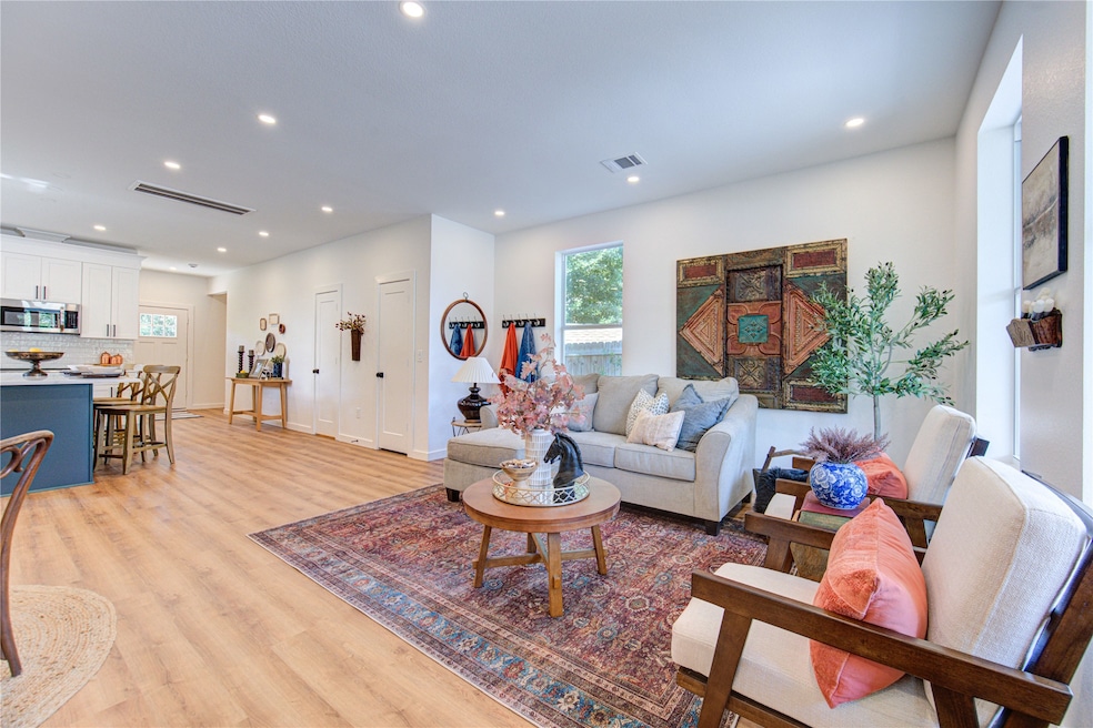 11 E Obryant St, Bellville, TX 77418 - photo 1