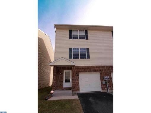 926 W Tioga St, Allentown, PA 18103 - photo 1