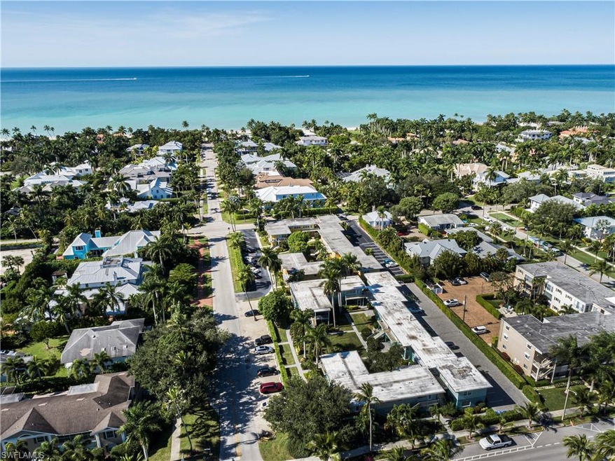 Located only 2 blocks from the beach and 2 blocks 