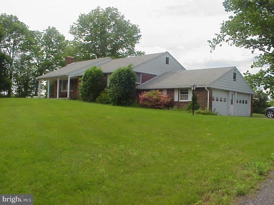 25 Neiffer Rd, Royersford, PA 19468 - photo 1