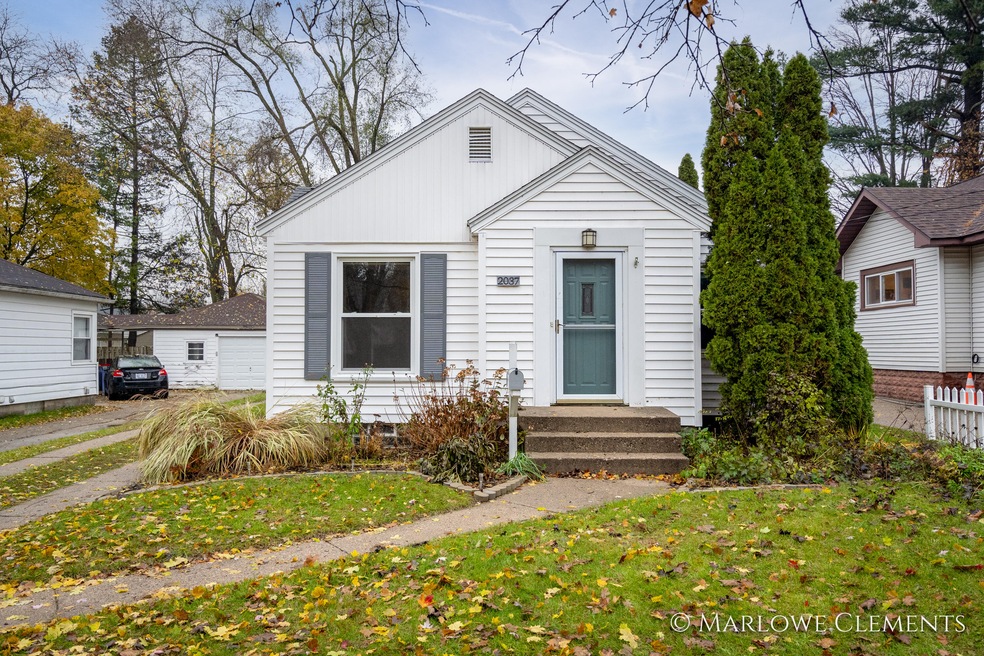 2037 Emerald Ave-1