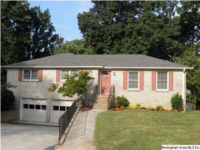 Full brick home with approx 2086 SQ FT (per tax re