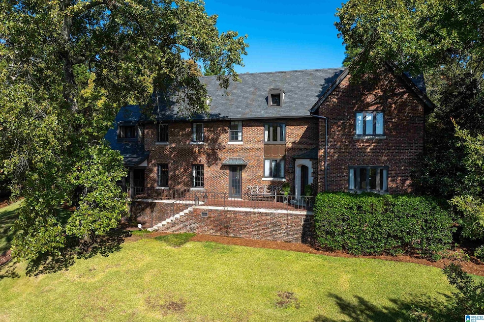 2820 Berwick Rd, Birmingham, AL 35213 - photo 1