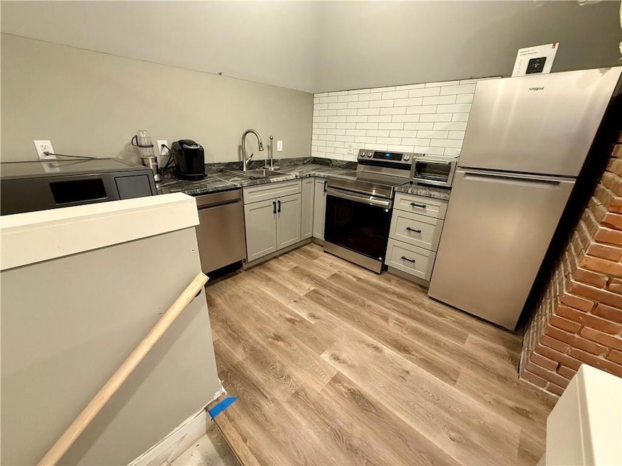 3704 Baltimore Ave unit 3, Kansas City, MO 64111 - photo 1