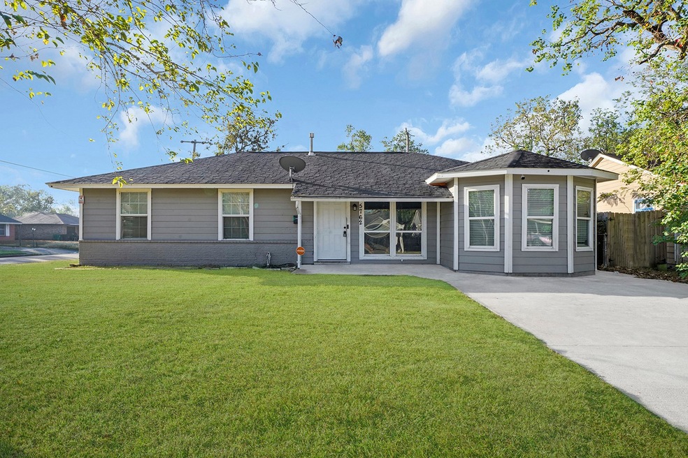 Welcome to 5762 Lakefield Dr.