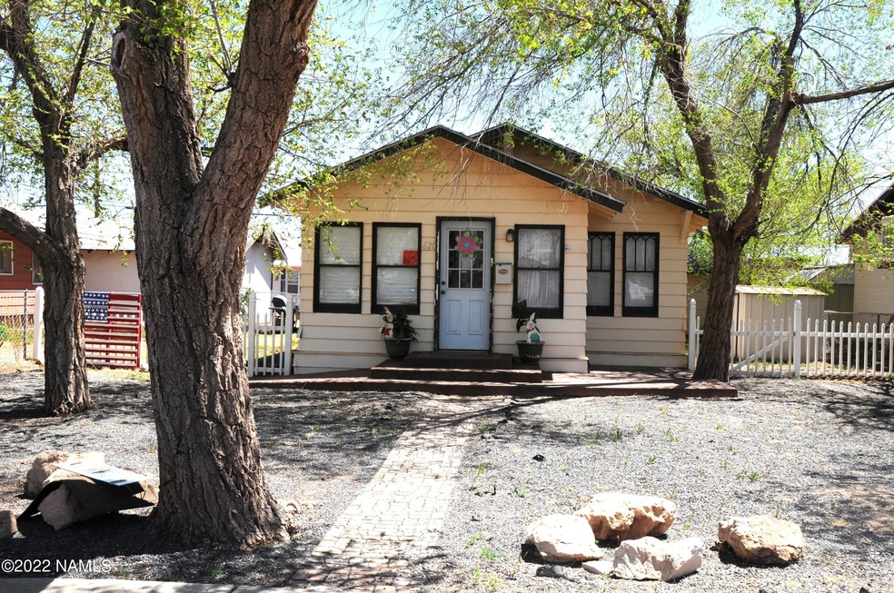 820 N Kinsley Ave, Winslow, AZ 86047 - photo 1