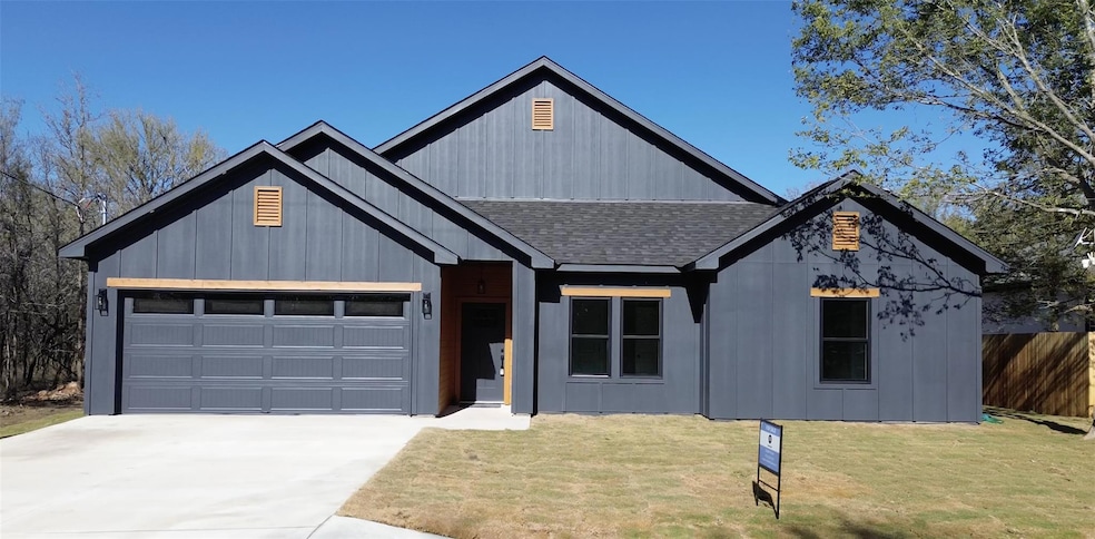 128 W Pauwela Ln, Bastrop, TX 78602 - photo 1