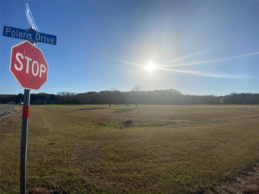 377 Polaris Dr, Corsicana, TX 75109 - photo 1