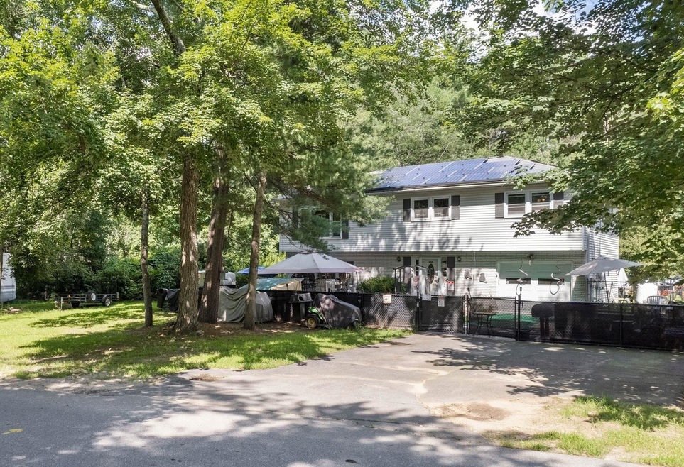 3 W Yellowstone Dr, Londonderry, NH 03053 - photo 1