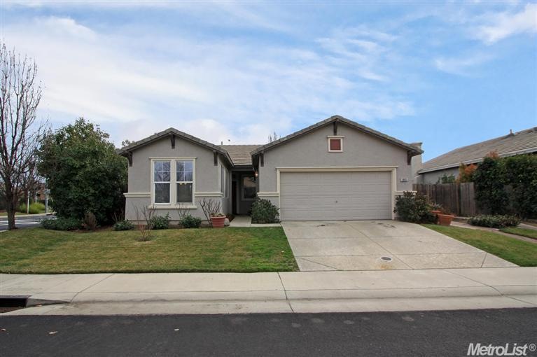 Nice corner lot in Roseville