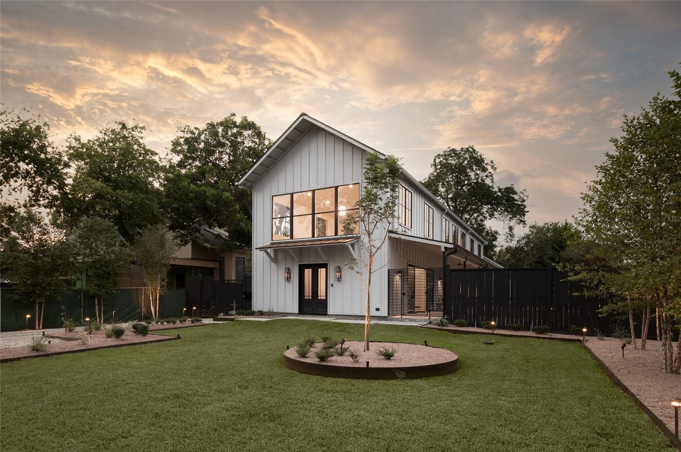 202 W 32nd St, Houston, TX 77018 - photo 1