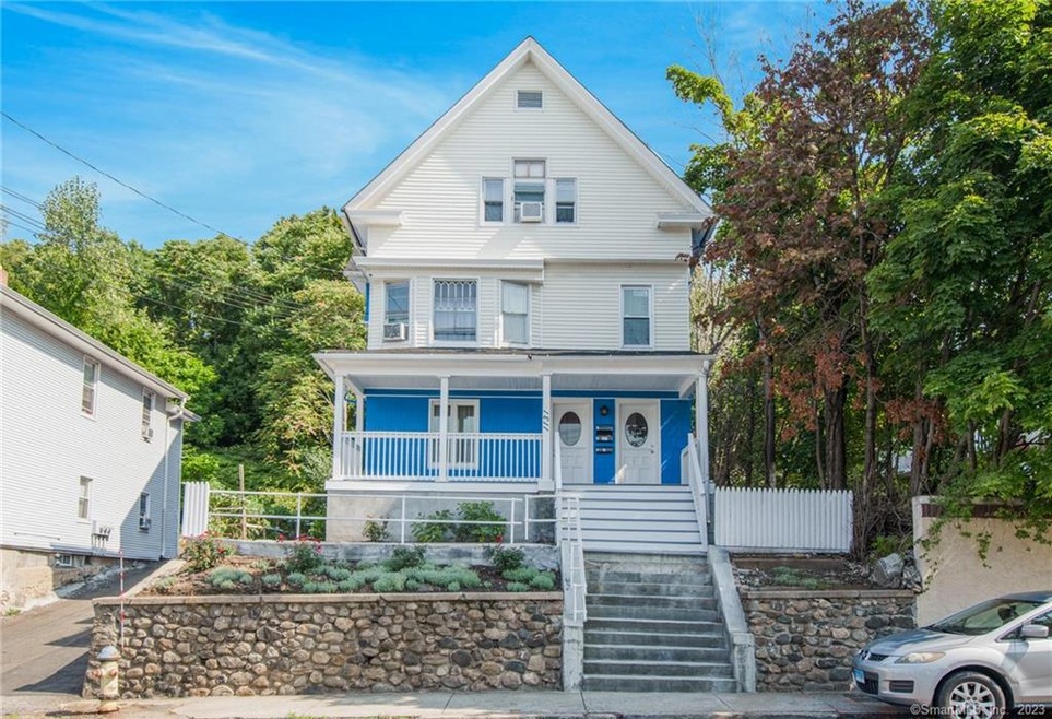 1131 E Main St, Waterbury, CT 06705 - photo 1