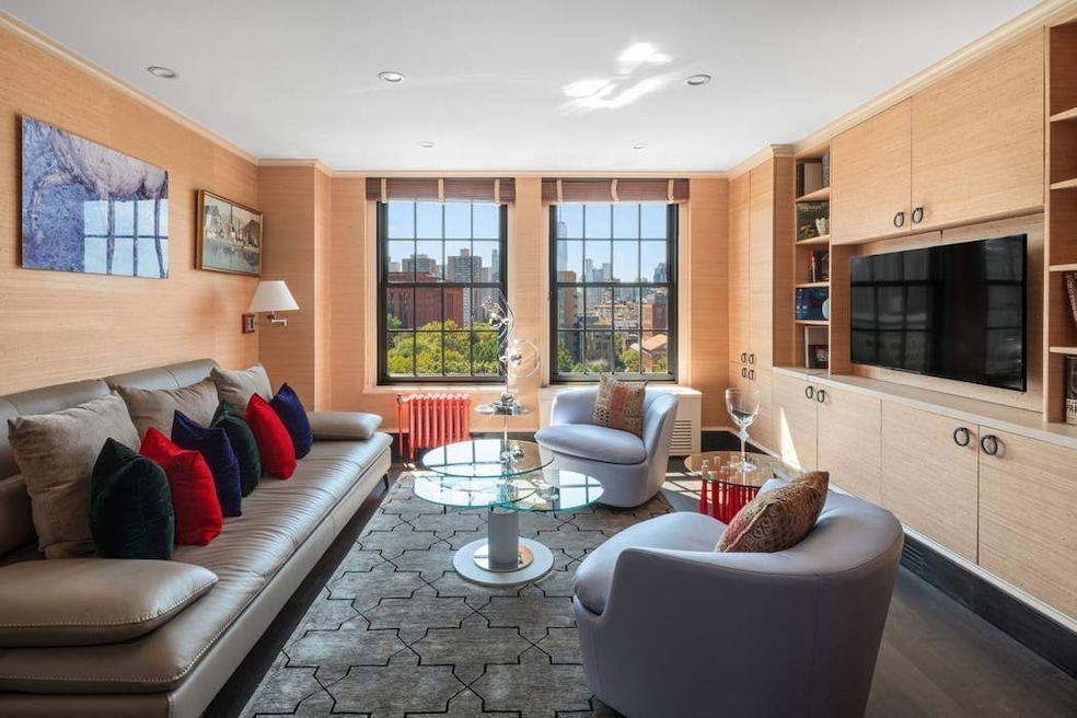 Pending $1,950,000 • Co-Listing Agent