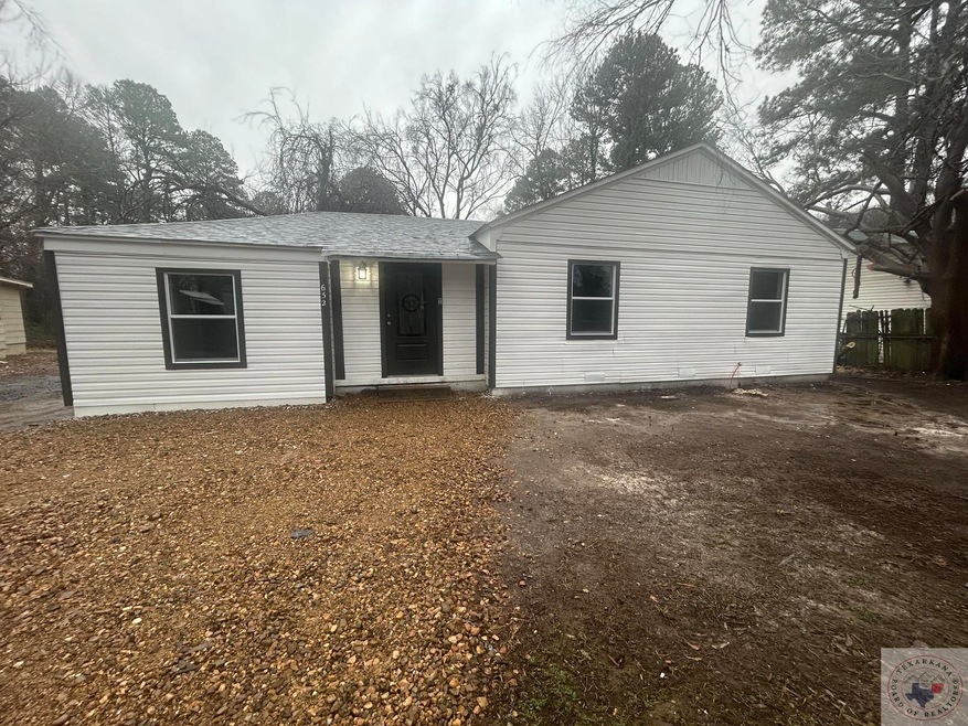 632 Arizona Ave, Wake Village, TX 75501 - photo 1