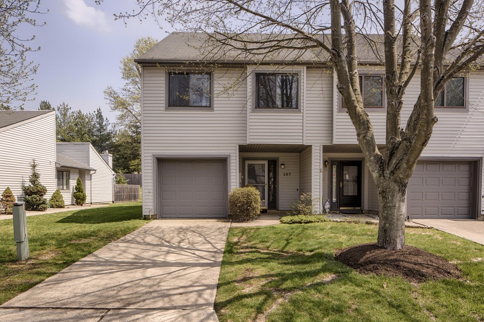 137 Lexington Cir, Matawan, NJ 07747 - photo 1