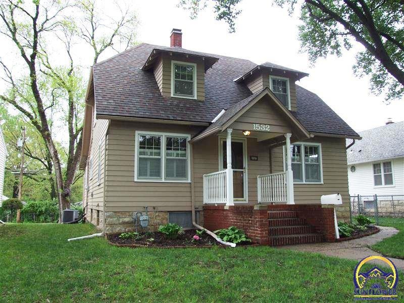 1532 SW Campbell Ave, Topeka, KS 66604 - photo 1
