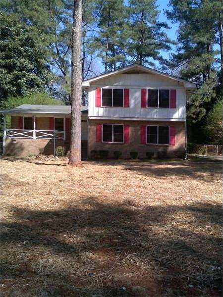 Front/brick and paneling