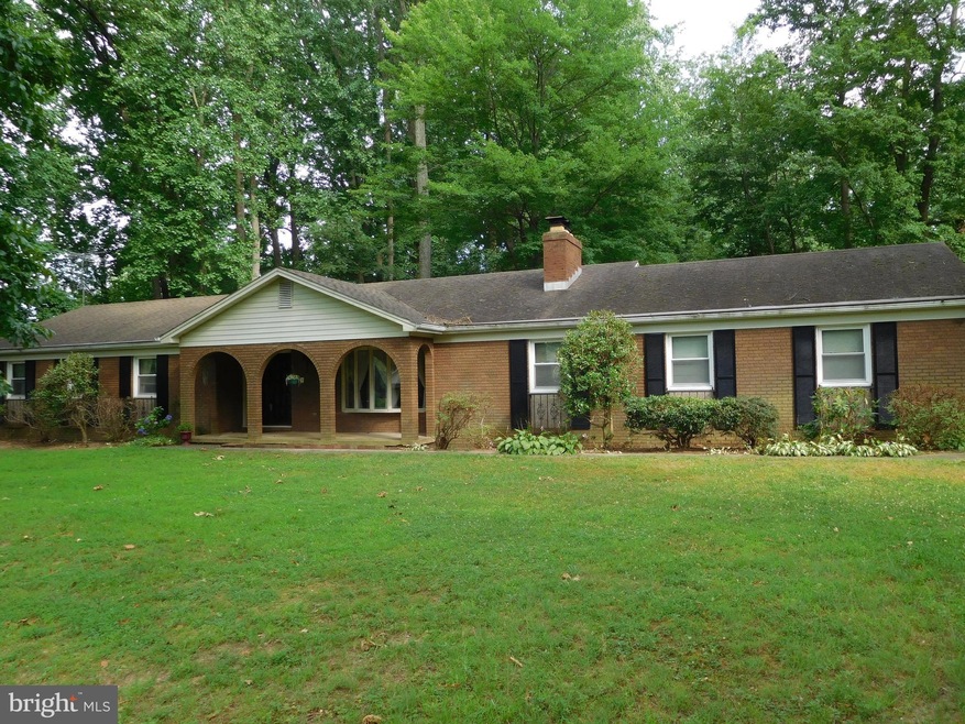 1717 Chateau Ct, Fallston, MD 21047 - photo 1