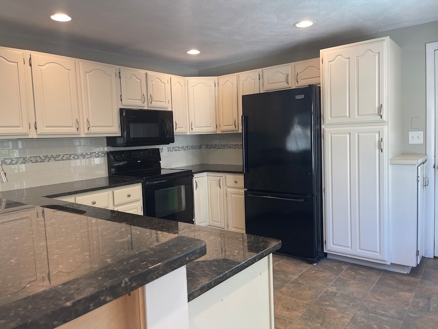 9 Fowler St unit 2, Danvers, MA 01923 - photo 1