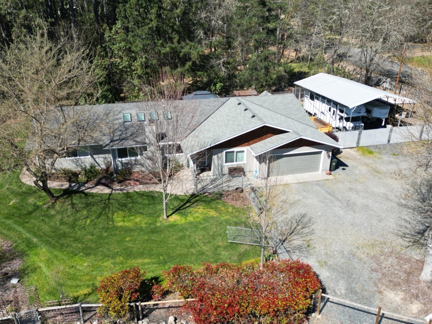 3040 Campus View Dr, Grants Pass, OR 97527 - photo 1