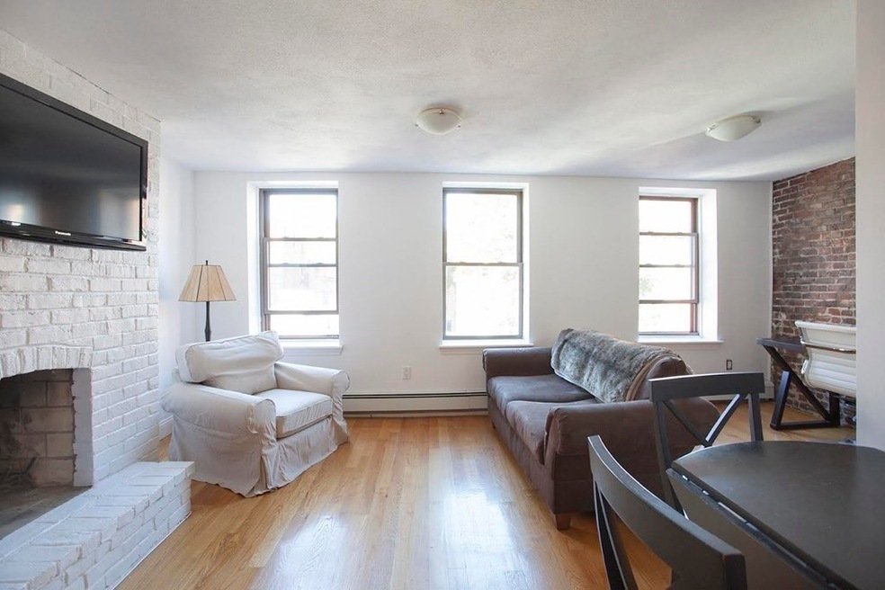 206 Endicott St unit 3, Boston, MA 02113 - photo 1