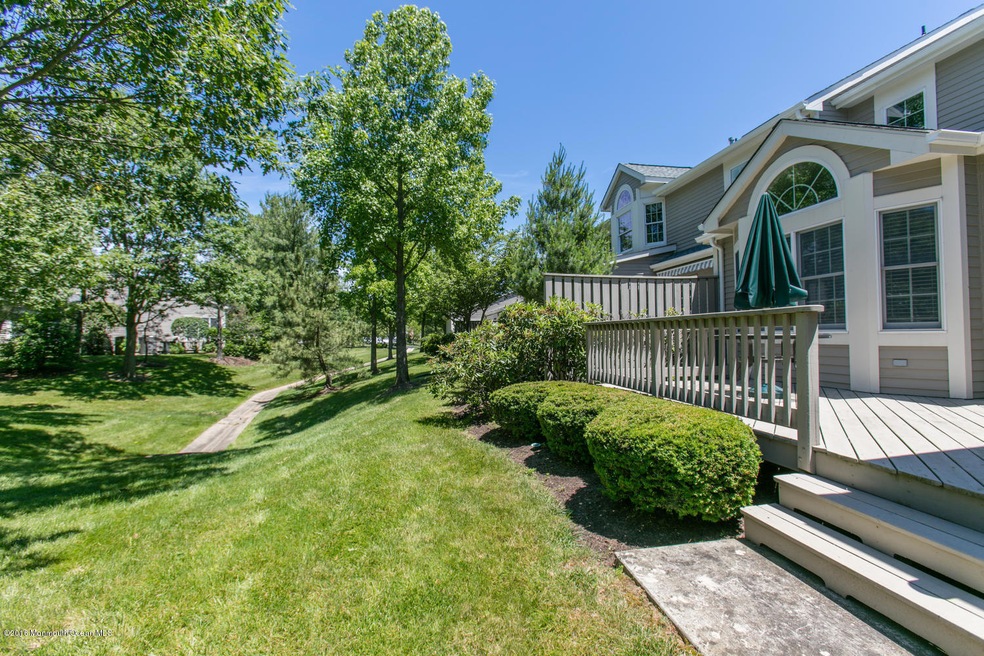 64 Highfield Ct Little Silver-large-005-