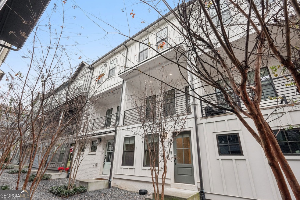 193 Chestnut Cir NE unit 38, Atlanta, GA 30342 - photo 1