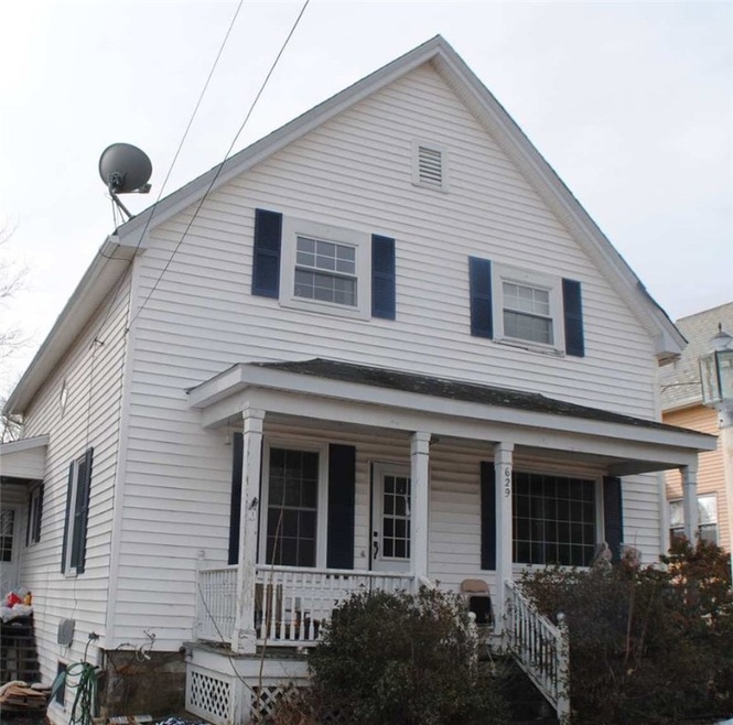 629 Gaskill St, Blackstone, MA 01504 - photo 1