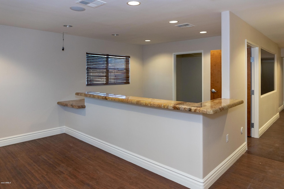 605 N Gilbert Rd, Mesa, AZ 85203 - photo 1