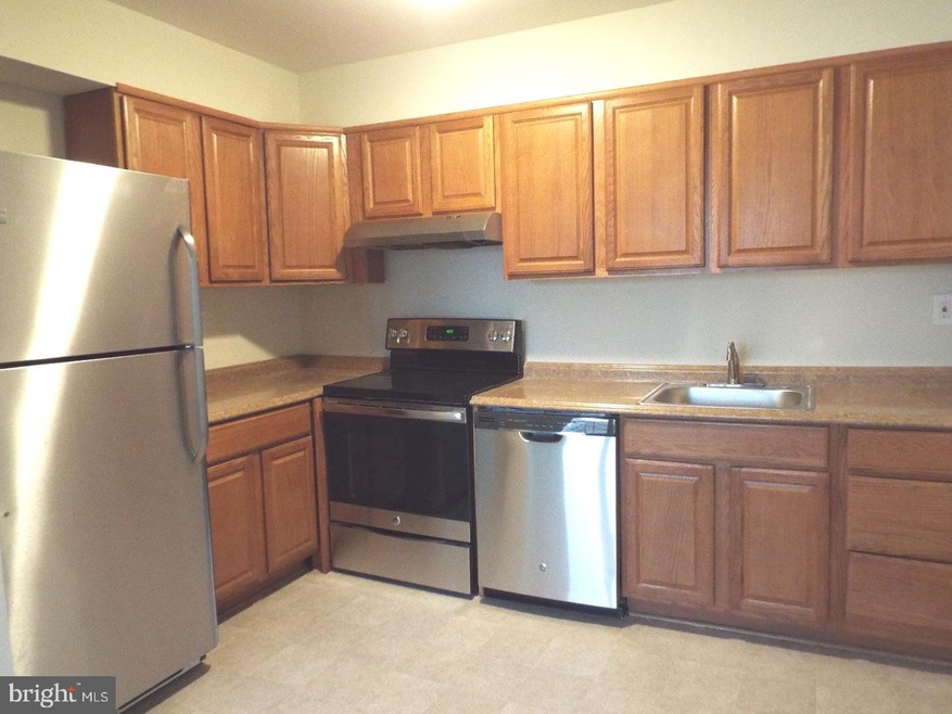 275 Green St unit 5E8, Beverly, NJ 08010 - photo 1