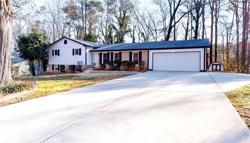 3360 Vandiver Dr, Marietta, GA 30066 - photo 1