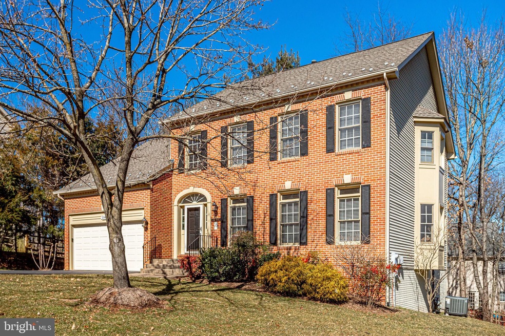 20555 Shadow Woods Ct, Sterling, VA 20165 - photo 1