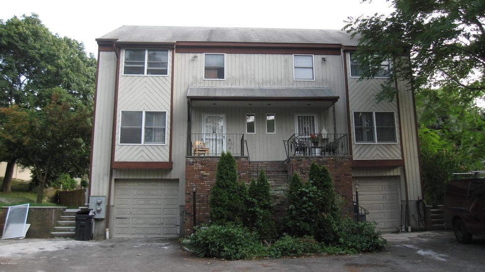 2 N Tulip St unit 1, Cos Cob, CT 06807 - photo 1