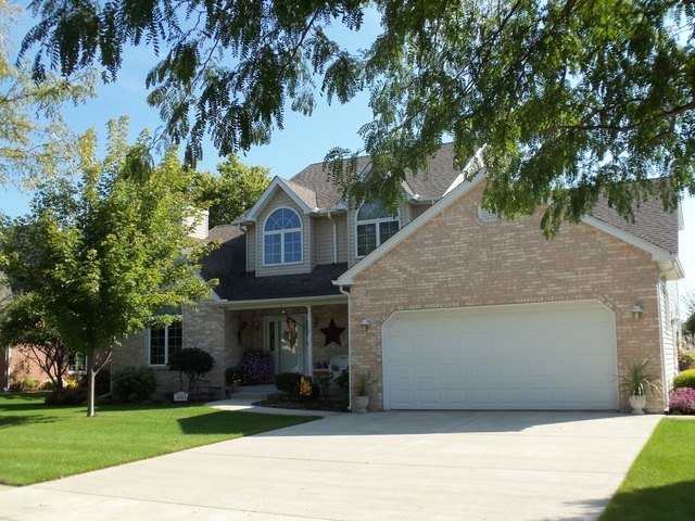 1647 Stoney Brooke Ln, Morris, IL 60450 - photo 1