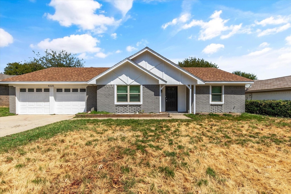 8225 Pearl St, North Richland Hills, TX 76180 - photo 1