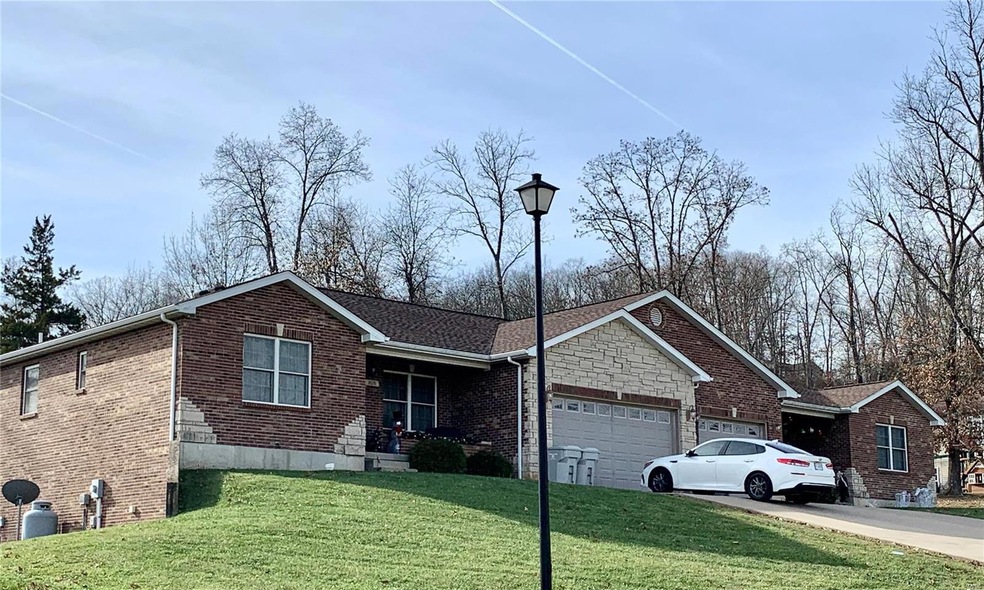 1828 Oak Knoll Dr unit 1830, Farmington, MO 63640 - photo 1