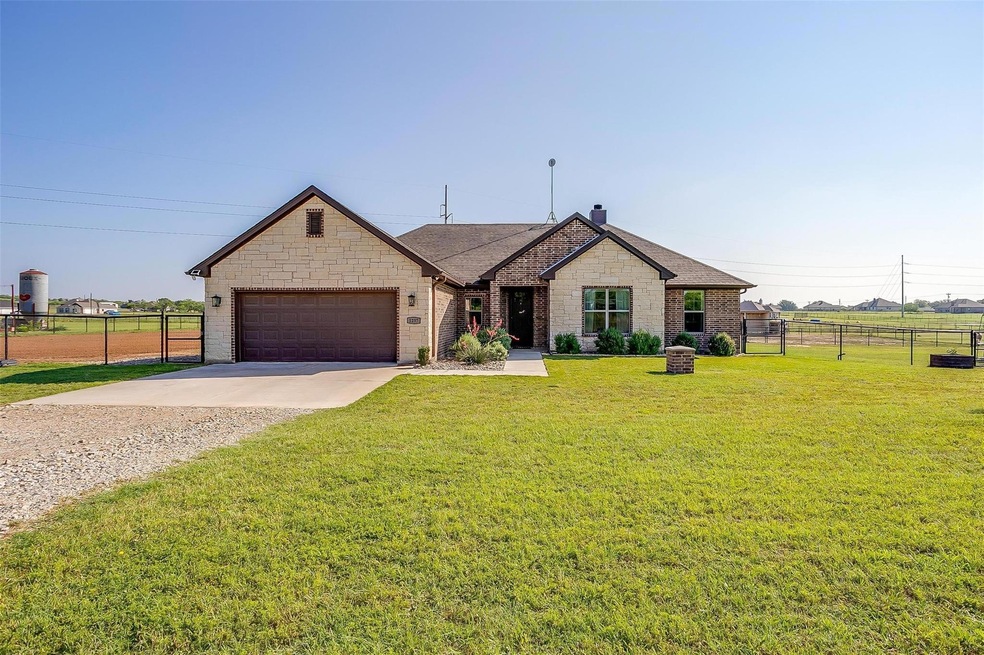 1257 Young Bend Rd, Weatherford, TX 76087 - photo 1
