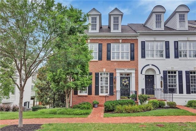 Welcome to lovely Grayson Hill, 1118 Hyde Ln.