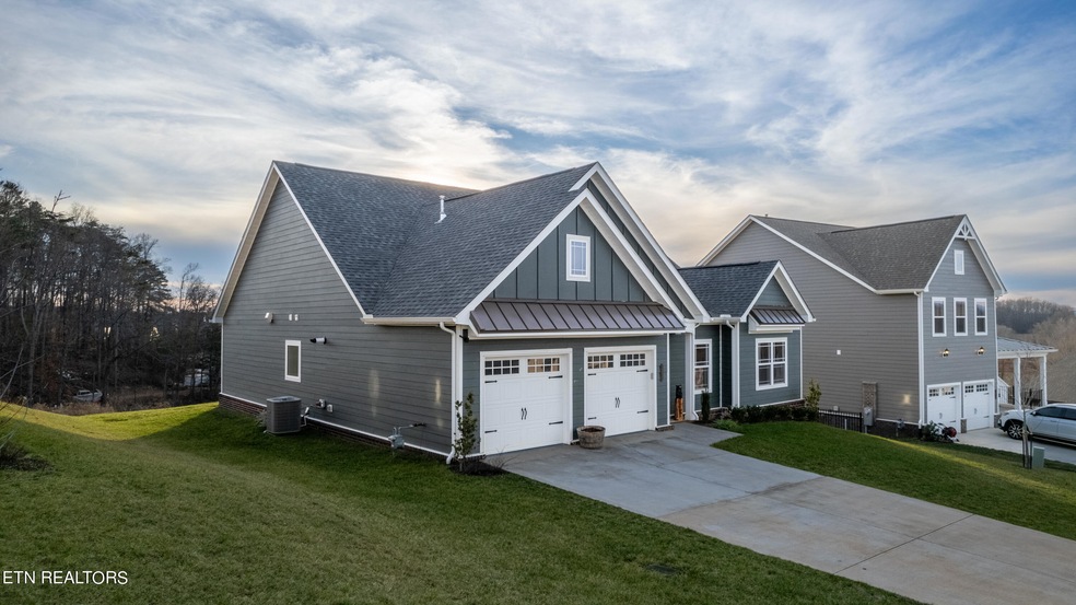 10932 Glory Maple Lane